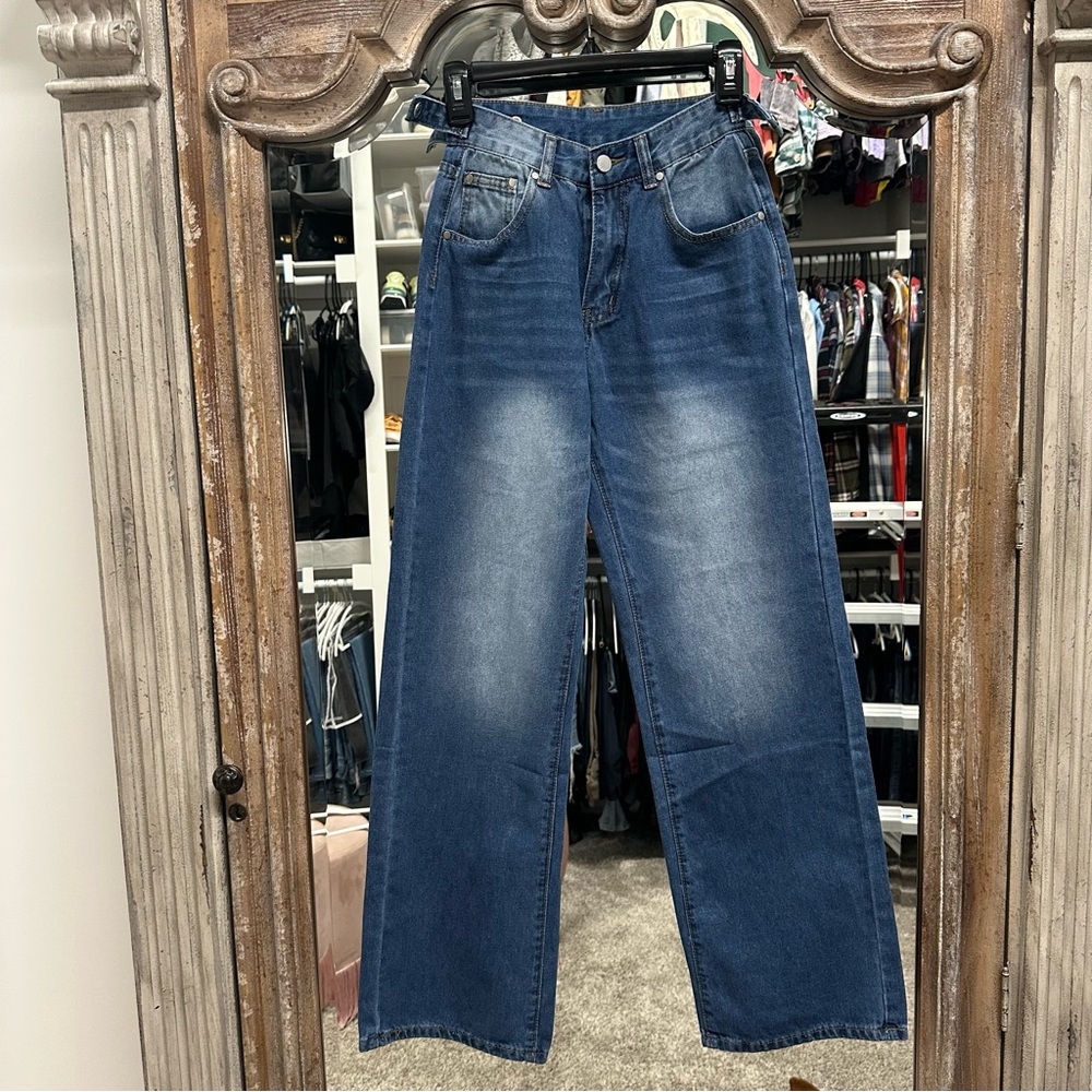‼️‼️ TIkTok VIRAL JEANS‼️‼️
With adjustable waist